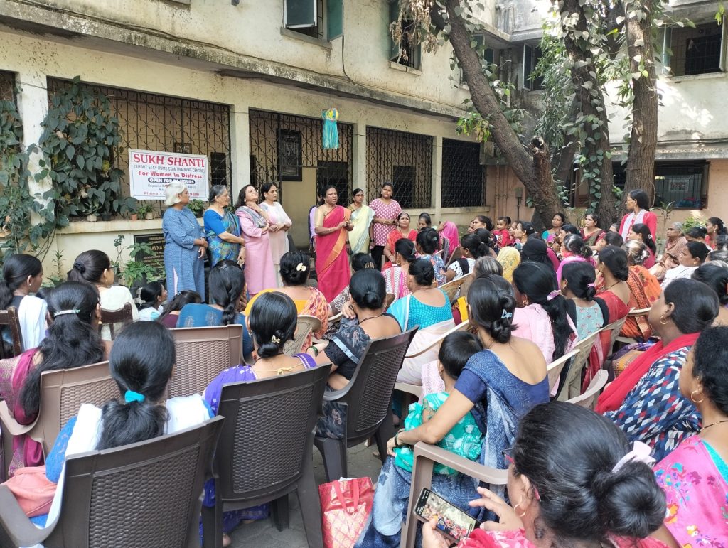 A meeting with women from the communities nearby